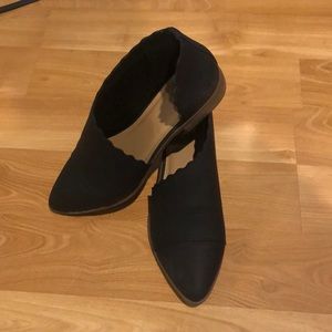 Brand new, never worn! Black flats